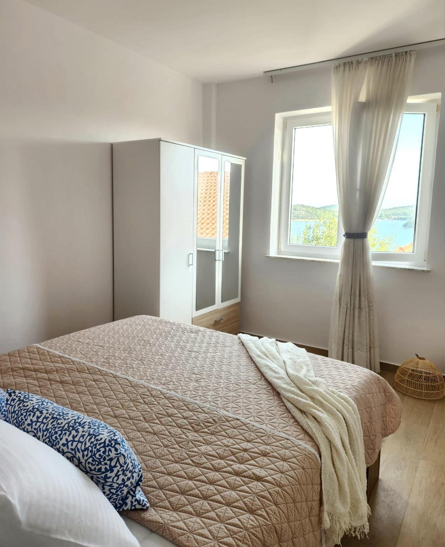 Seasalt Apartment Tisno
